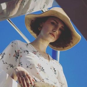 Meet your Posher, Celine